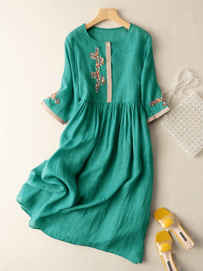 Lunaria | Vestido midi para mujer con bordado decorativo y diseño fluido