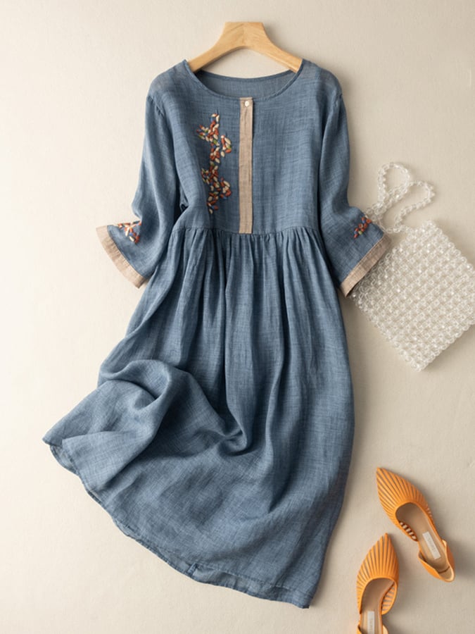Zoe | Vestido Bordado de Manga 3/4 con Cuello Redondo
