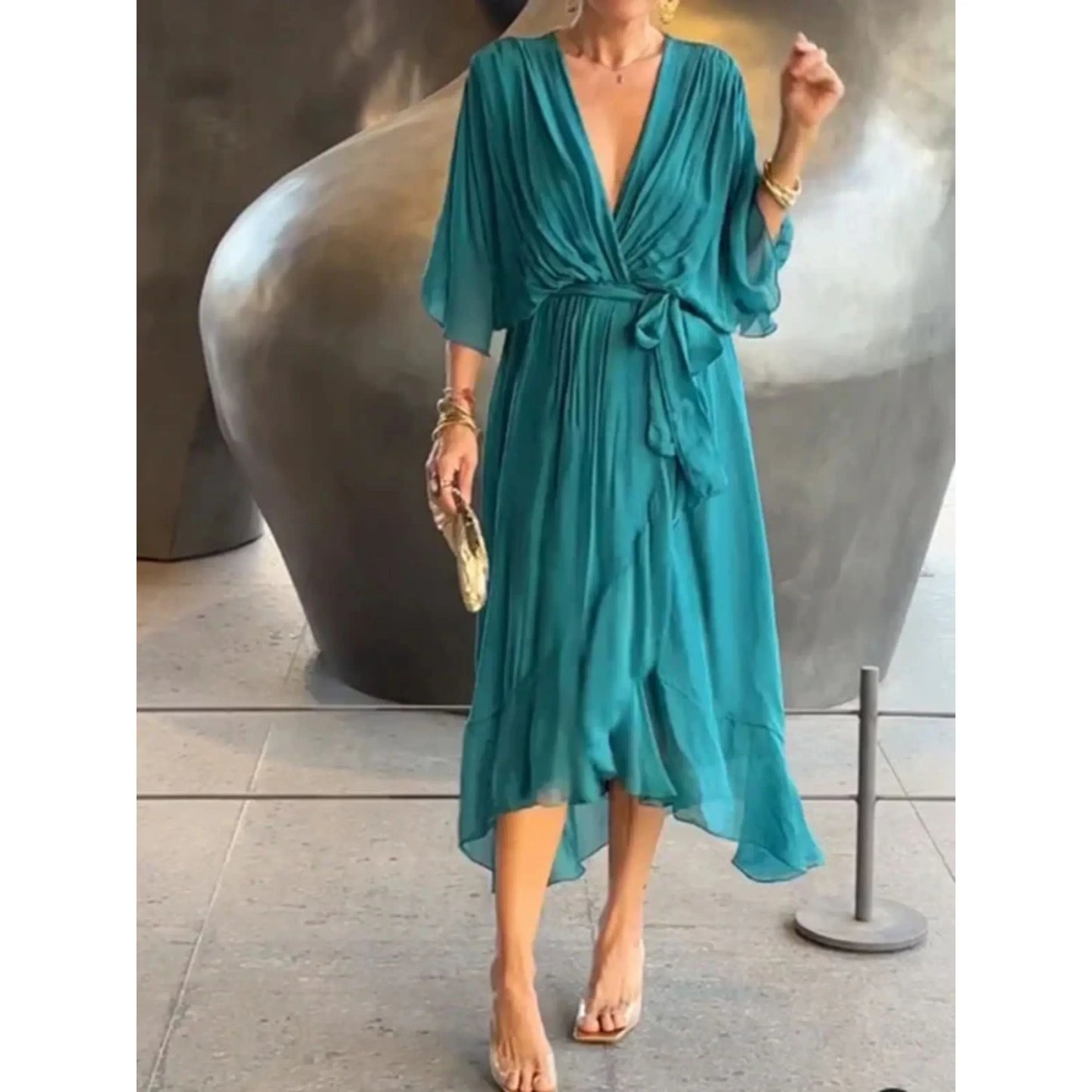 Camila | Mujer vestido midi con escote en V y cinturón