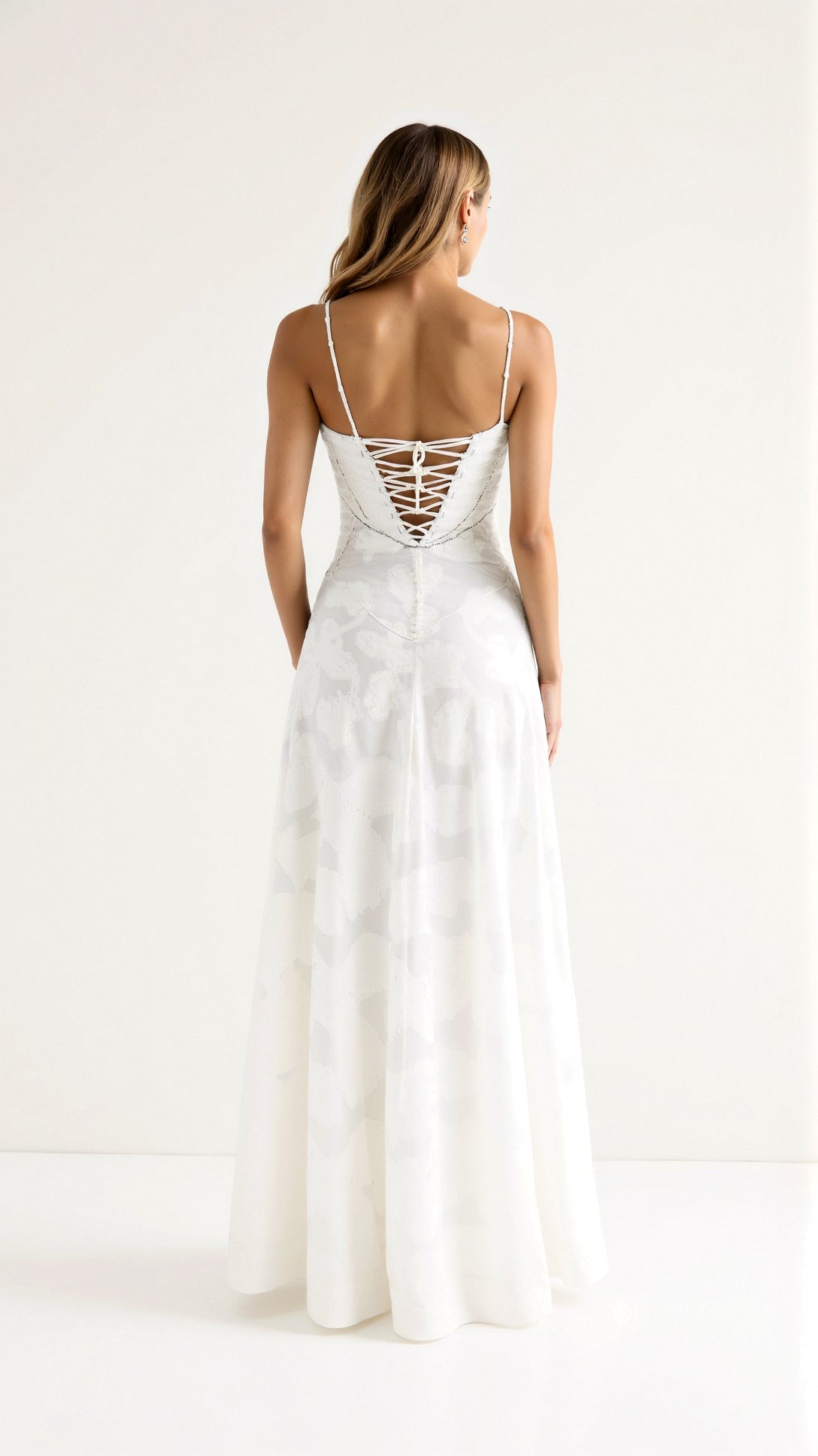 Pavia | Vestido maxi de boda con tirantes finos y diseño fluido para mujer