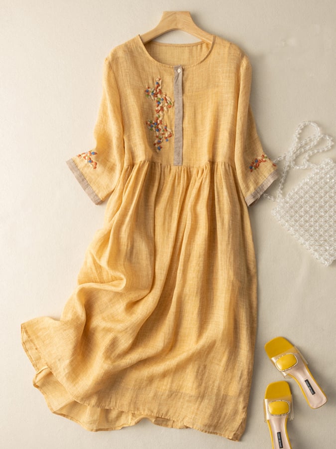 Zoe | Vestido Bordado de Manga 3/4 con Cuello Redondo