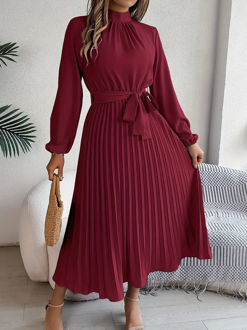 Rhea | Vestido plisado de manga larga con cinturón