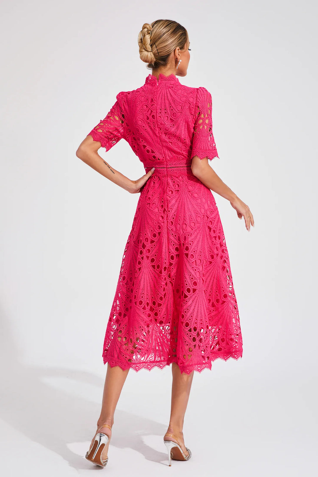 Leoncia | Vestido midi elegante para mujer de encaje