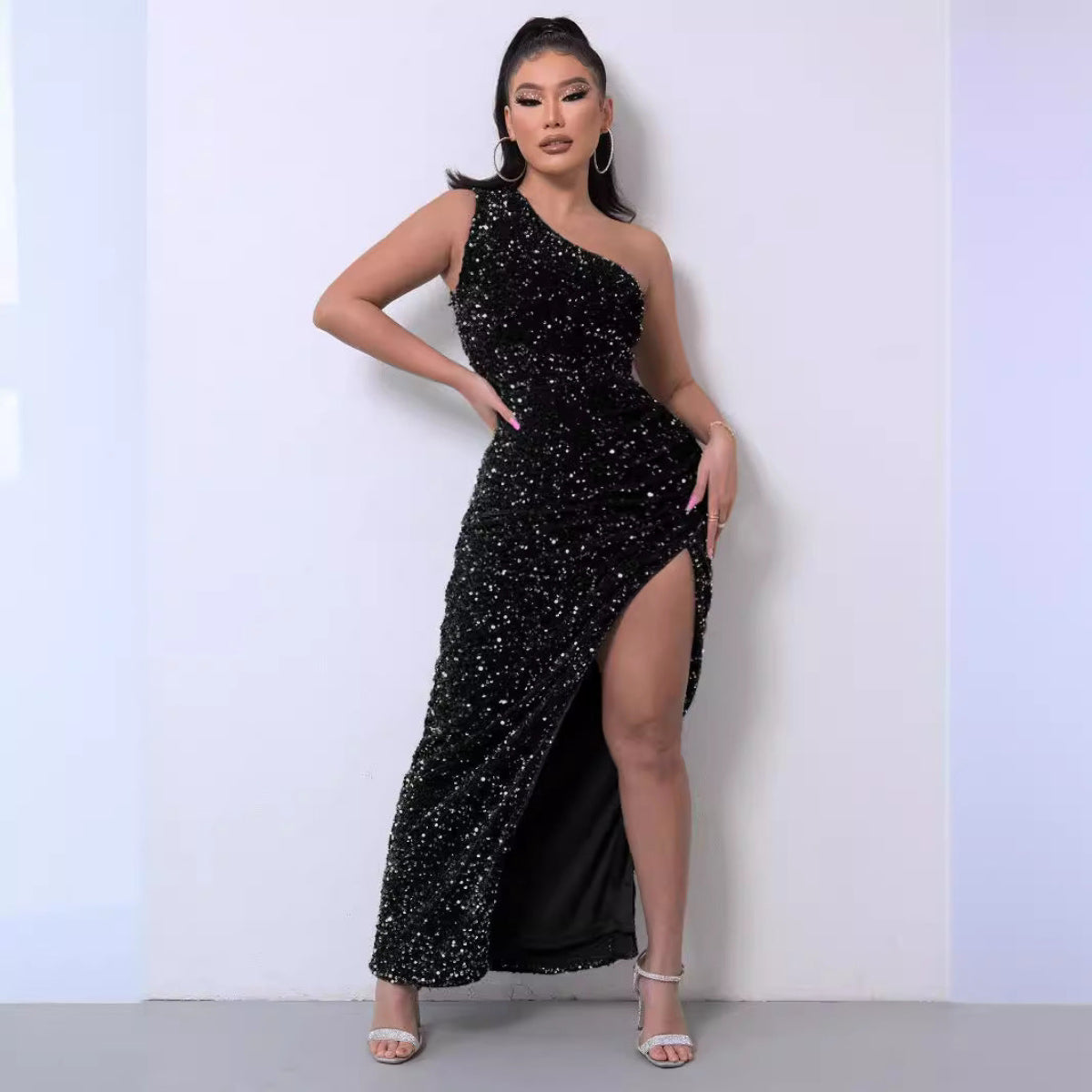 Linia | Vestido de noche de lujo con un solo hombro