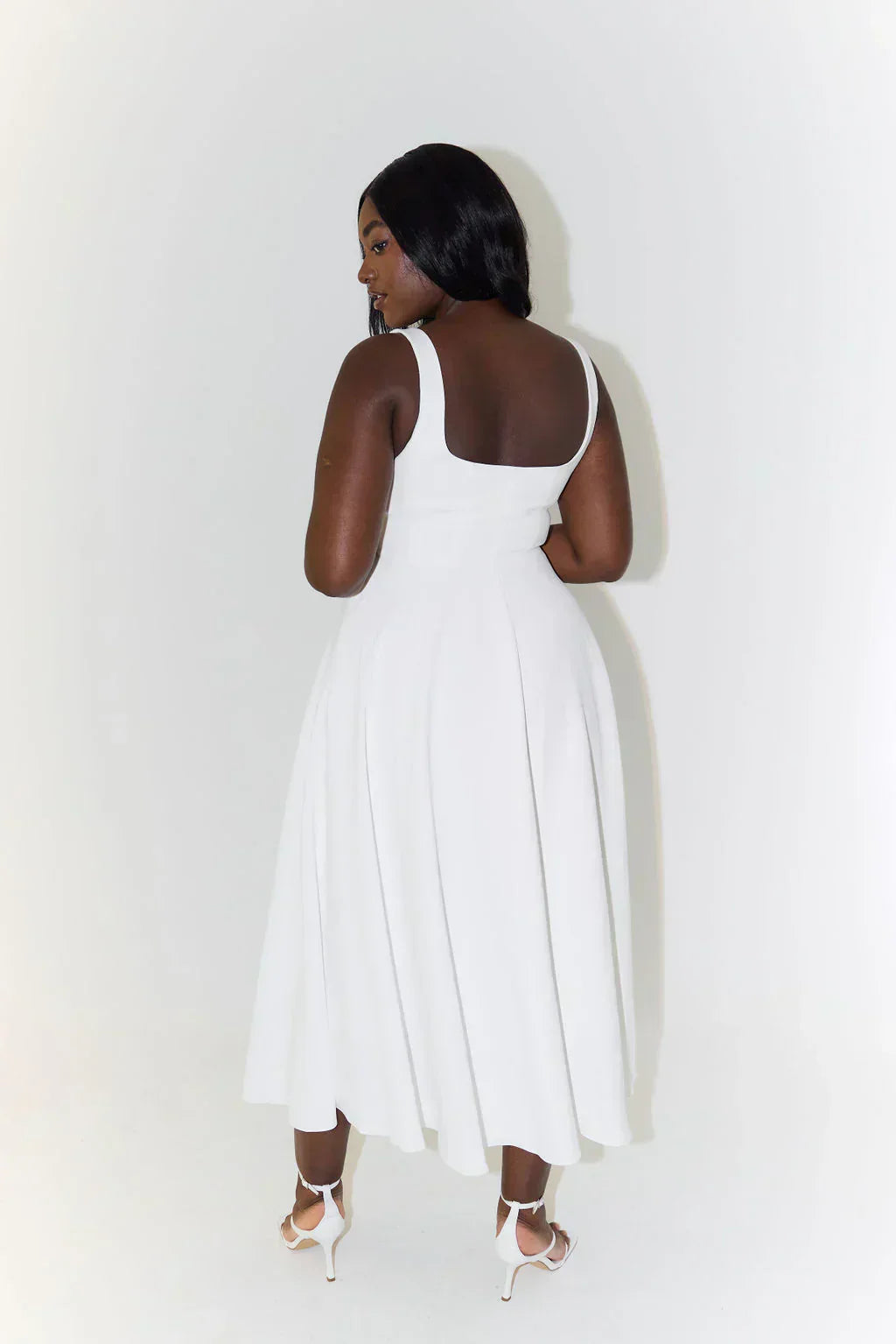 Sergia | Vestido midi con cintura alta y escote cuadrado