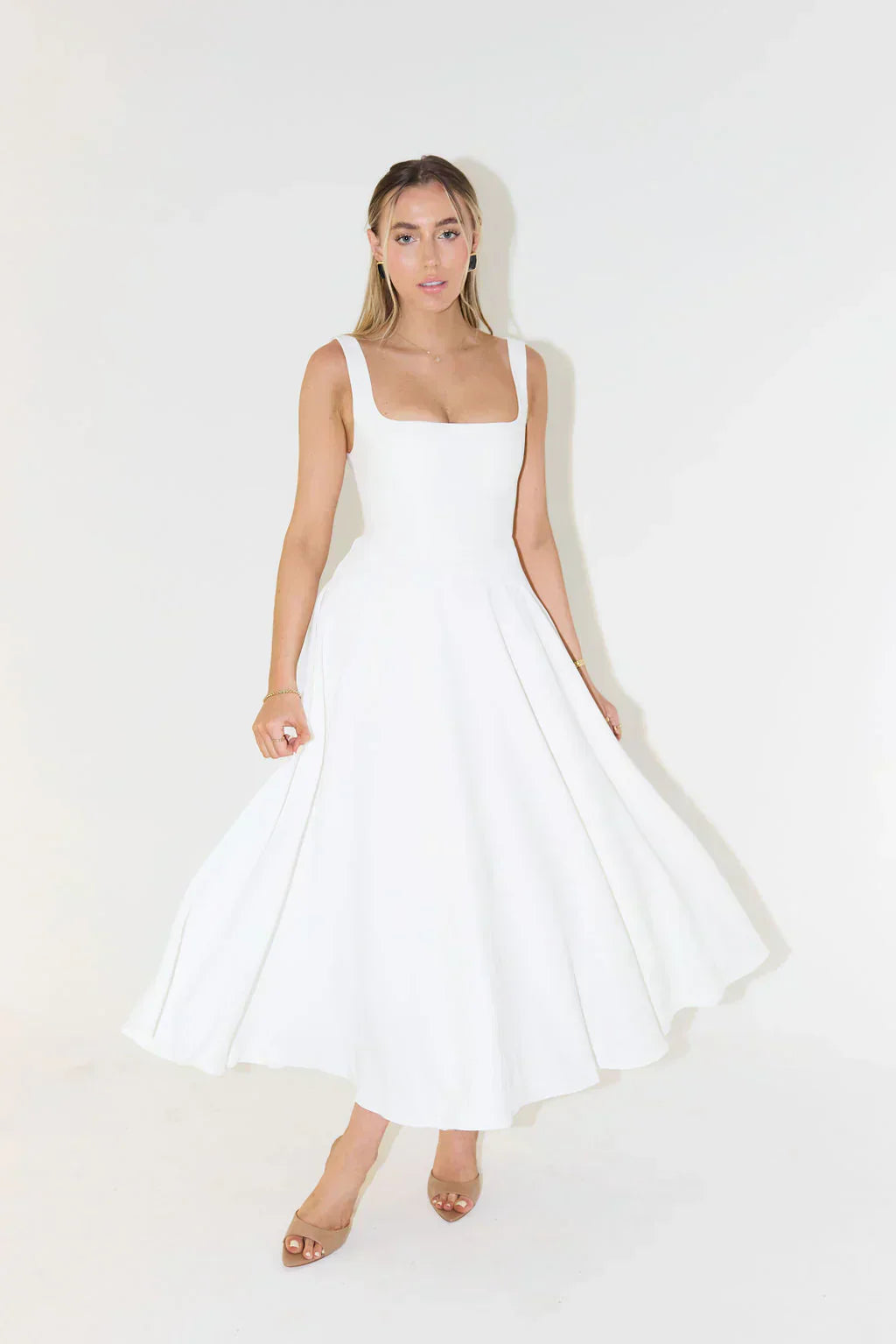 Sergia | Vestido midi con cintura alta y escote cuadrado