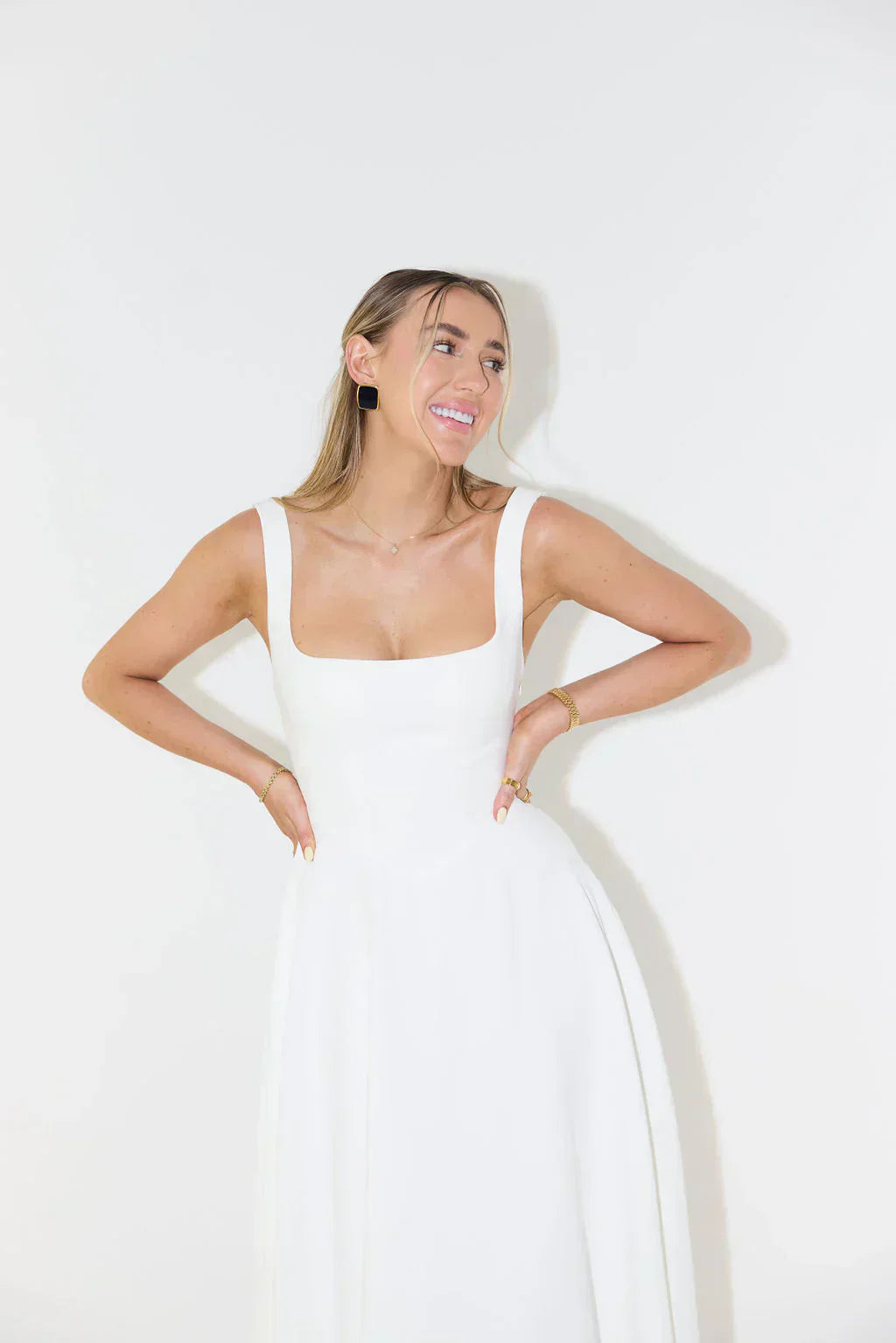 Sergia | Vestido midi con cintura alta y escote cuadrado