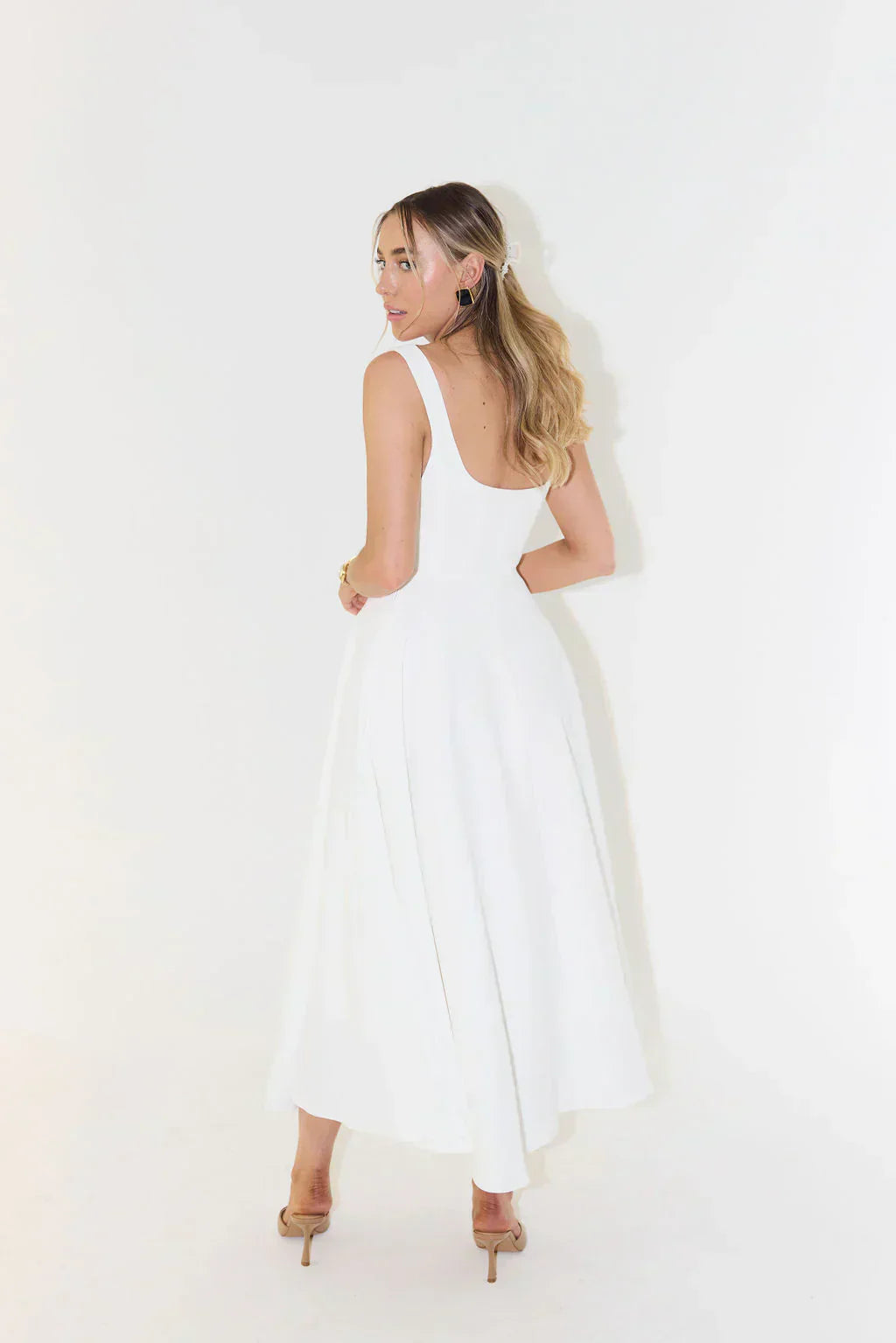 Sergia | Vestido midi con cintura alta y escote cuadrado