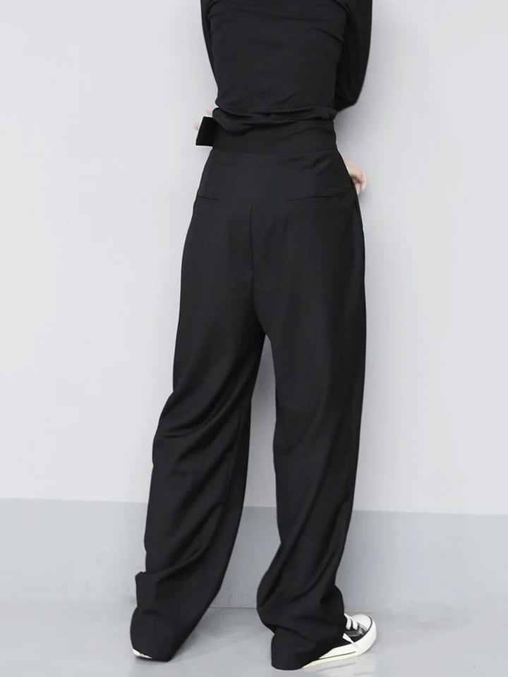 Pantalón ancho con cierre de velcro y gancho, cómodo