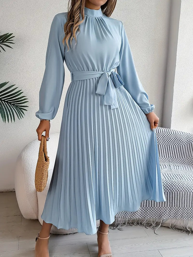 Rhea | Vestido plisado de manga larga con cinturón
