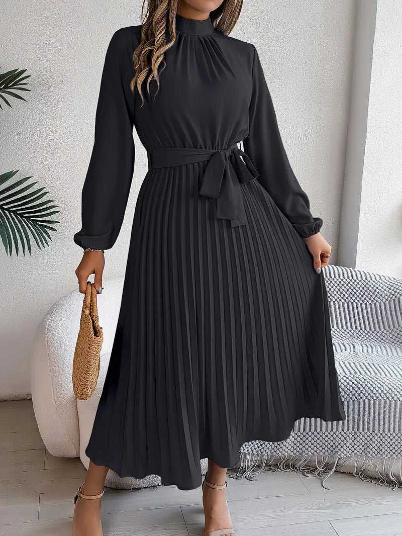 Rhea | Vestido plisado de manga larga con cinturón