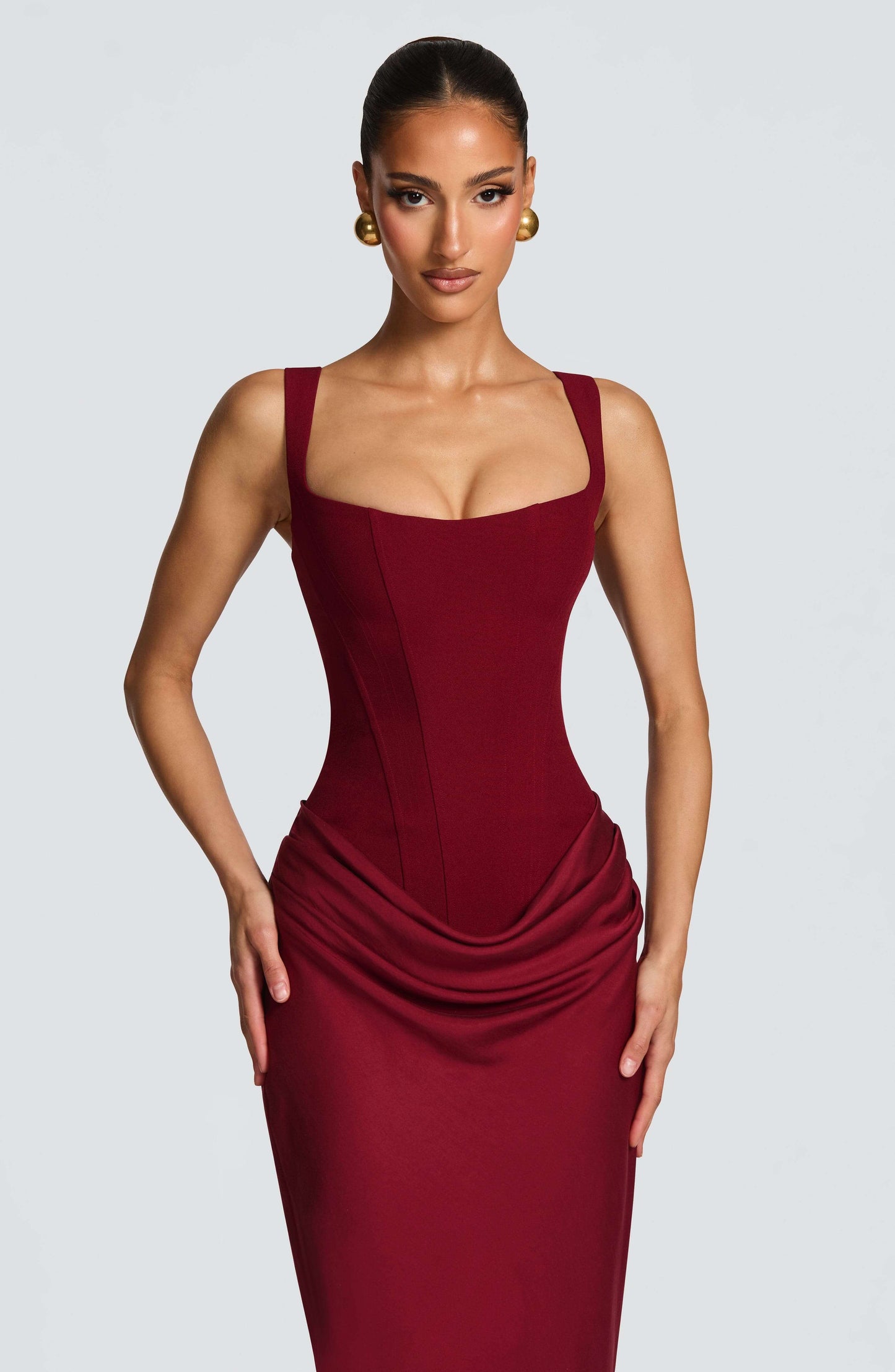 Elira | Vestido maxi para mujer sin mangas y corte ajustado estilo boda