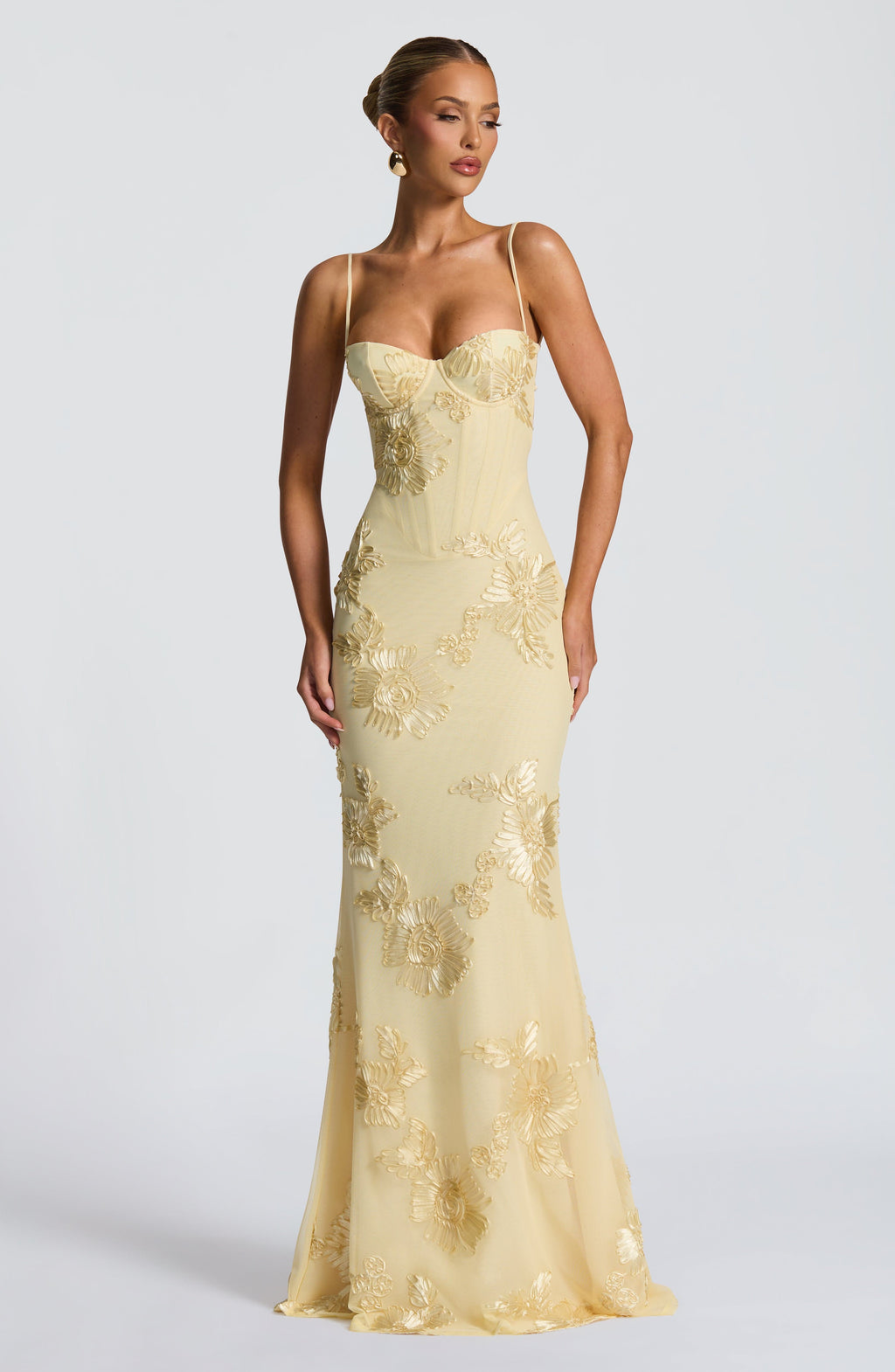 Elora | Vestido maxi para mujer con flores bordadas estilo boda